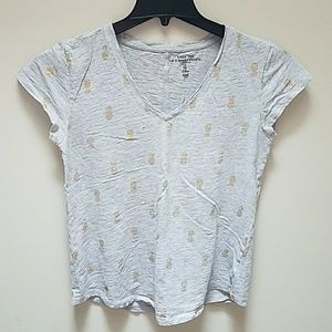 Two women Gap tees